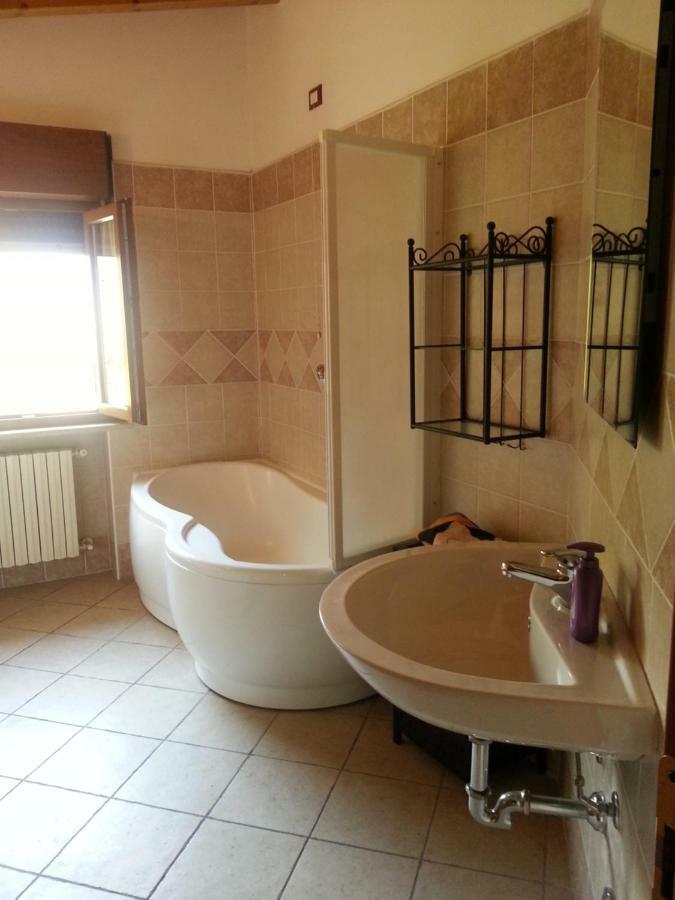 Holiday On The Island Monte Isola Exterior foto